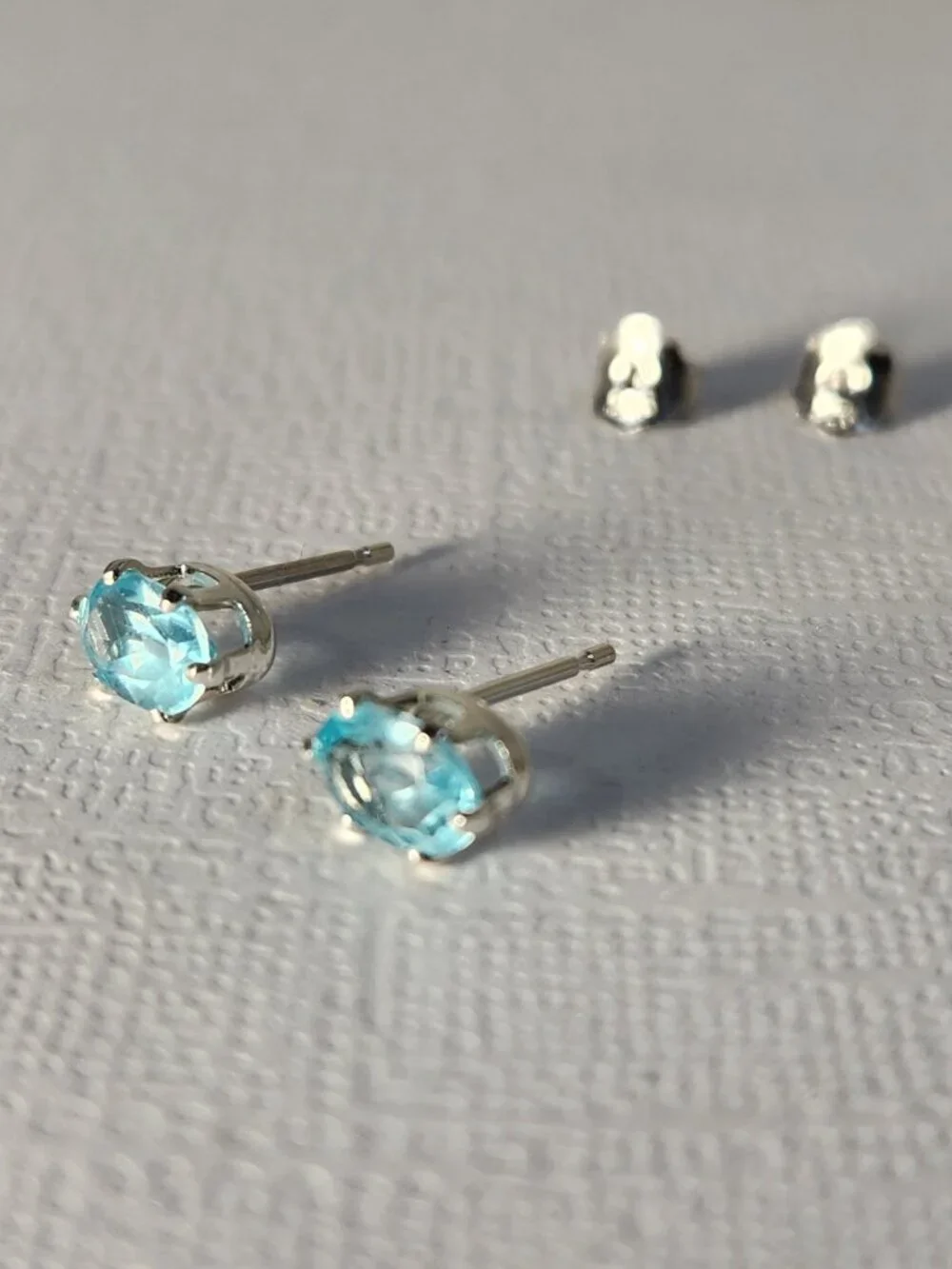 NIB Natural Blue Apatite 7x5mm 925 Stud Earrings